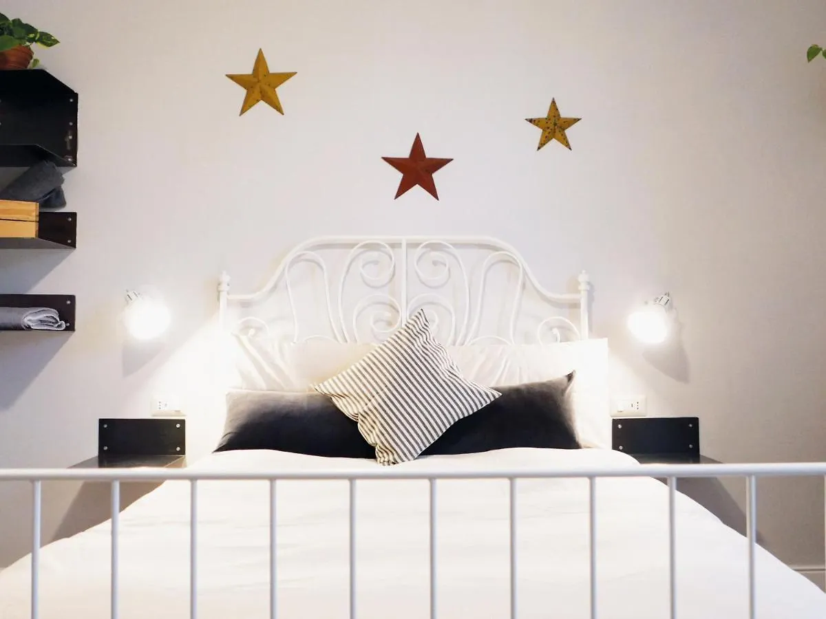 *** Affittacamere Hotel Domus 19 Firenze Italia